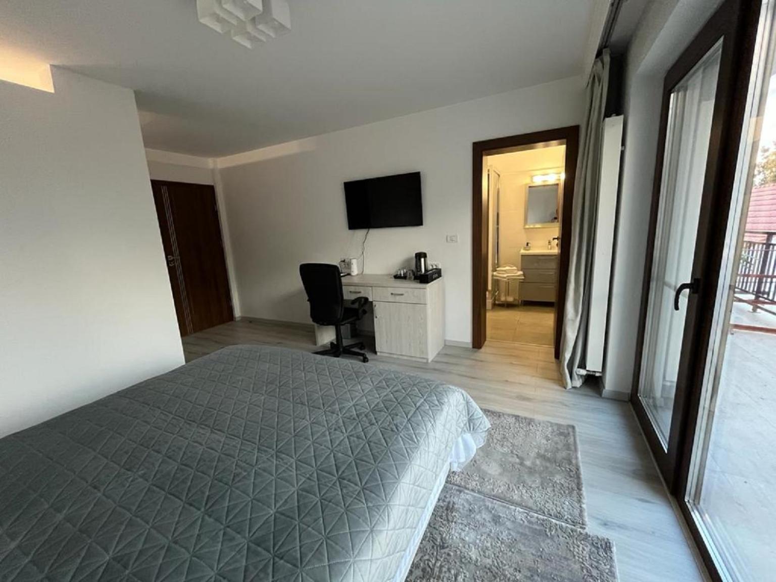 Trend Bed and Breakfast Arad Exteriör bild
