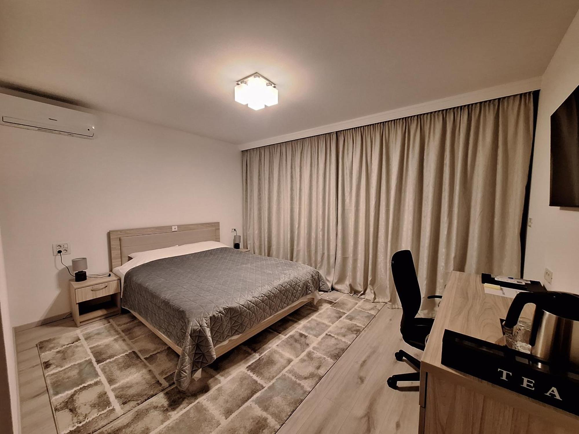 Trend Bed and Breakfast Arad Exteriör bild