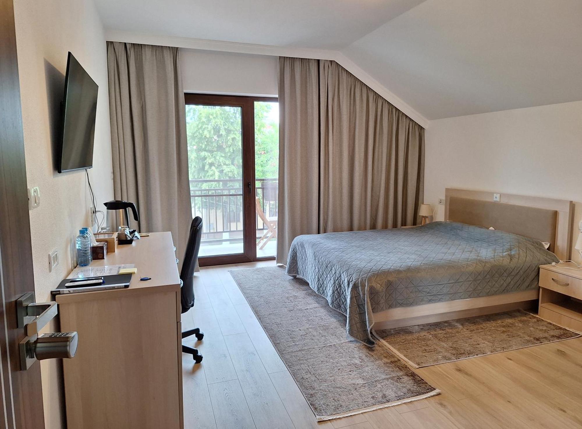 Trend Bed and Breakfast Arad Exteriör bild